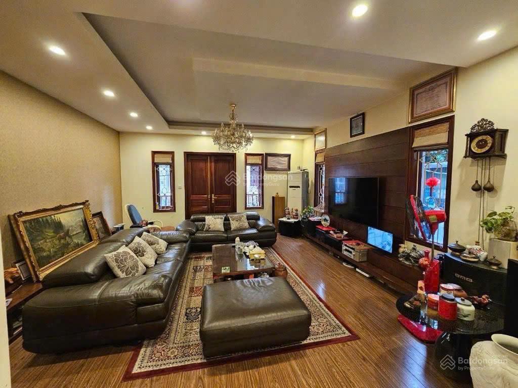 346tr/m2 mặt ngõ 84 Ngọc Khánh 95m2 - 5m mặt tiền ô tô tránh 2 mặt ngõ - Hàng xóm Vinhomes Giảng Võ 346tr/m2 mặt ngõ 84 Ngọc Khánh 95m2 - 5m mặt tiền ô tô tránh 2 mặt ngõ - Hàng xóm Vinhomes Giảng Võ