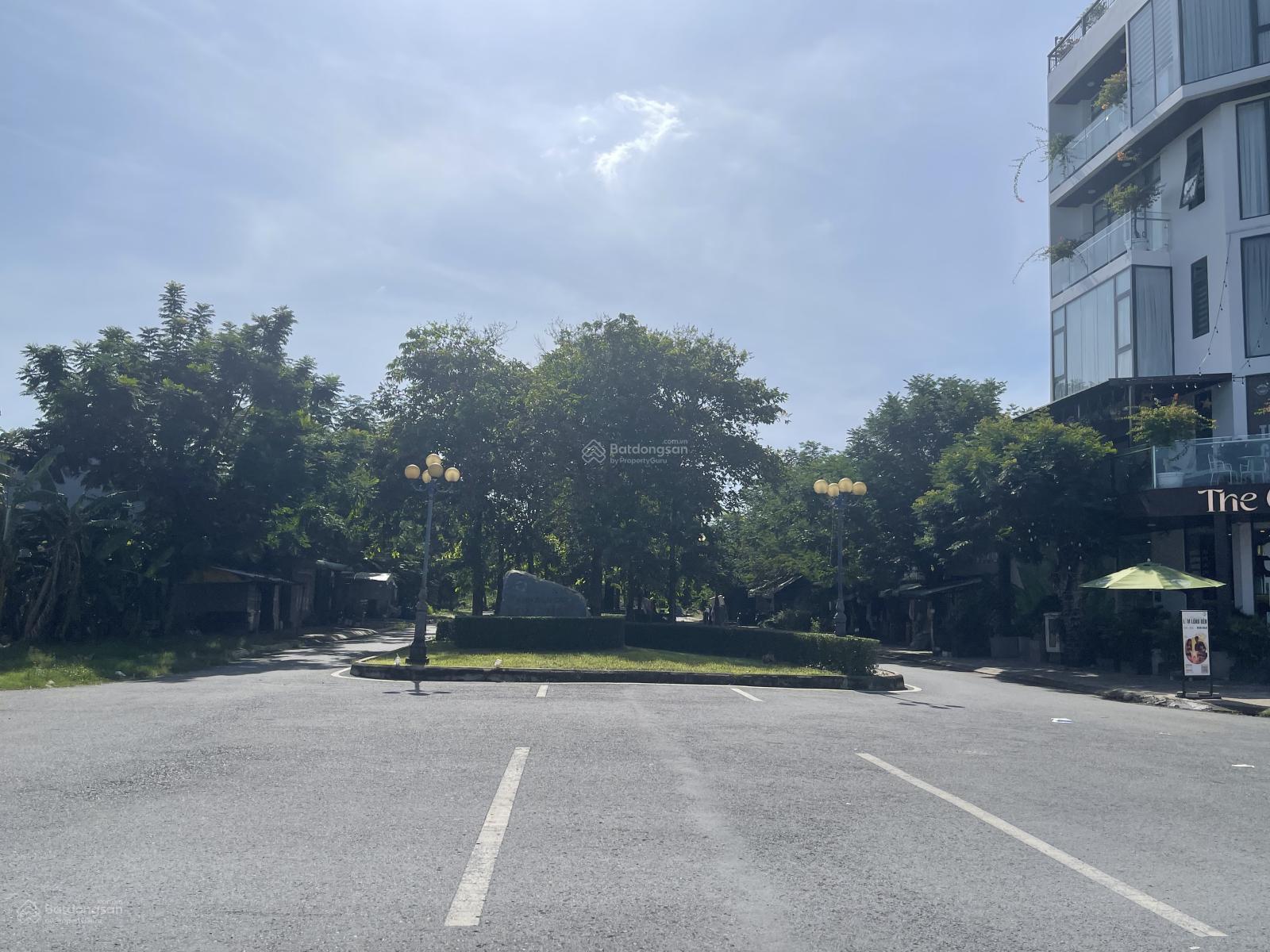 Cần bán lô đất đường N6 đối diện công viên, tại KDC Long Hậu Nam Sài Gòn. DT: 5m x 20m giá 2,6 tỷ