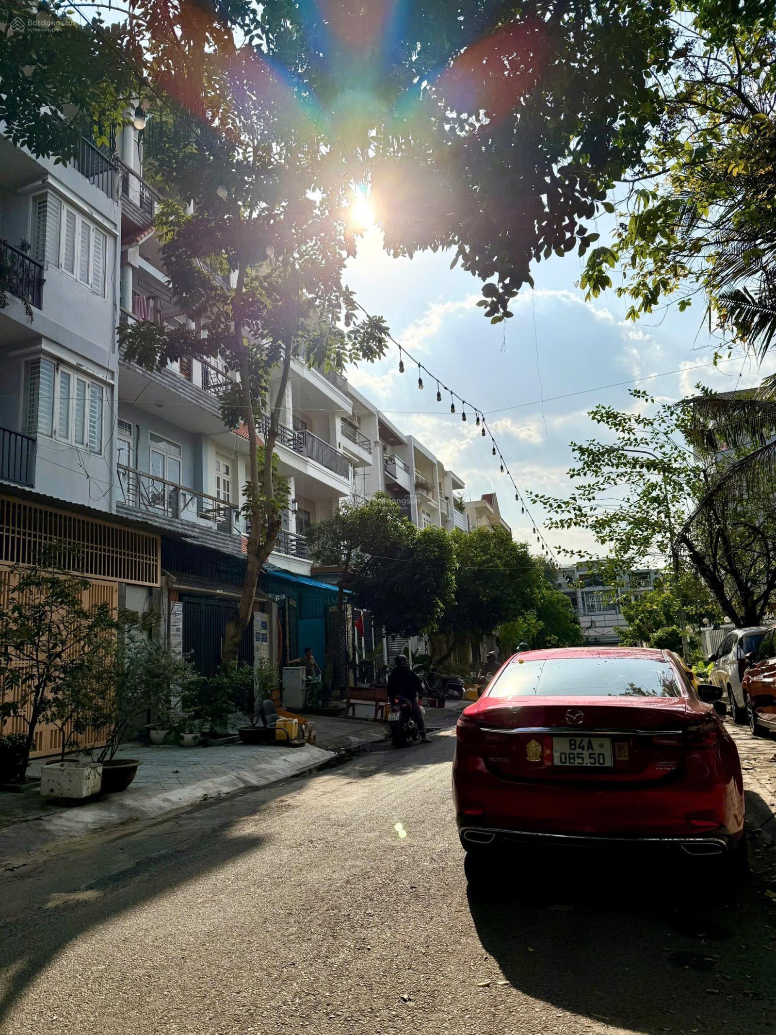 Giảm 1 tỷ Cần bán nhanh nhà hẻm xe tăng gần Hàng Xanh Bình Thạnh (4x20m) 3 tầng 5 phòng nhỉnh 13 tỷ Giảm 1 tỷ Cần bán nhanh nhà hẻm xe tăng gần Hàng Xanh Bình Thạnh (4x20m) 3 tầng 5 phòng nhỉnh 13 tỷ