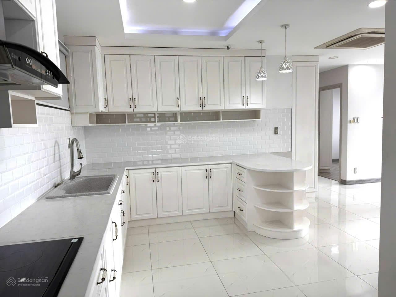 Bán Scenic Valley 2, 75 m2 đầy đủ nội thất 2 phòng ngủ 2 toilet giá bán 7.5 tỷ đã có sổ hồng