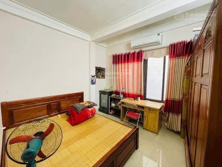 Nhà Đội Cấn, ô tô, ngõ thông tứ tung, thoáng sáng, dân xây, mặt tiền rộng, 52m2, 8.9 tỷ