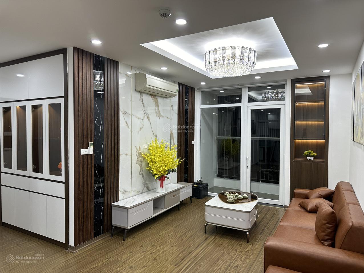 XAC THỰC - Bán chung cư F4 Trung Kính 80m2 - 3PN - full nội thất mới, có slot oto