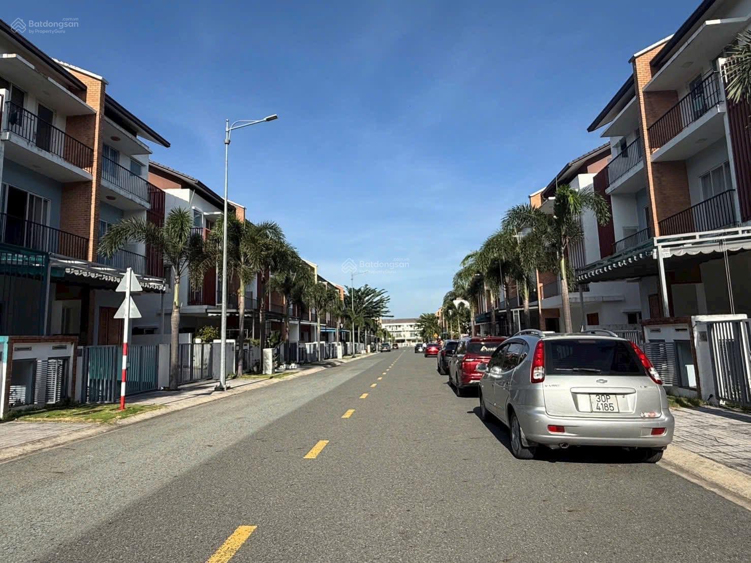 Bán Căn 3 Tầng Suncasa Hoà Phú Khu an ninh khép kín