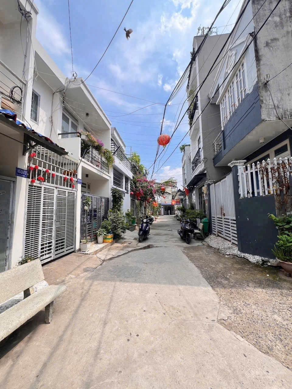 bán đất hẻm 105 vườn lài, đối diện ngân hàng Sacombank đi vào Diện tích : 159.8m2 ( 5.8x28m) bán đất hẻm 105 vườn lài, đối diện ngân hàng Sacombank đi vào Diện tích : 159.8m2 ( 5.8x28m)