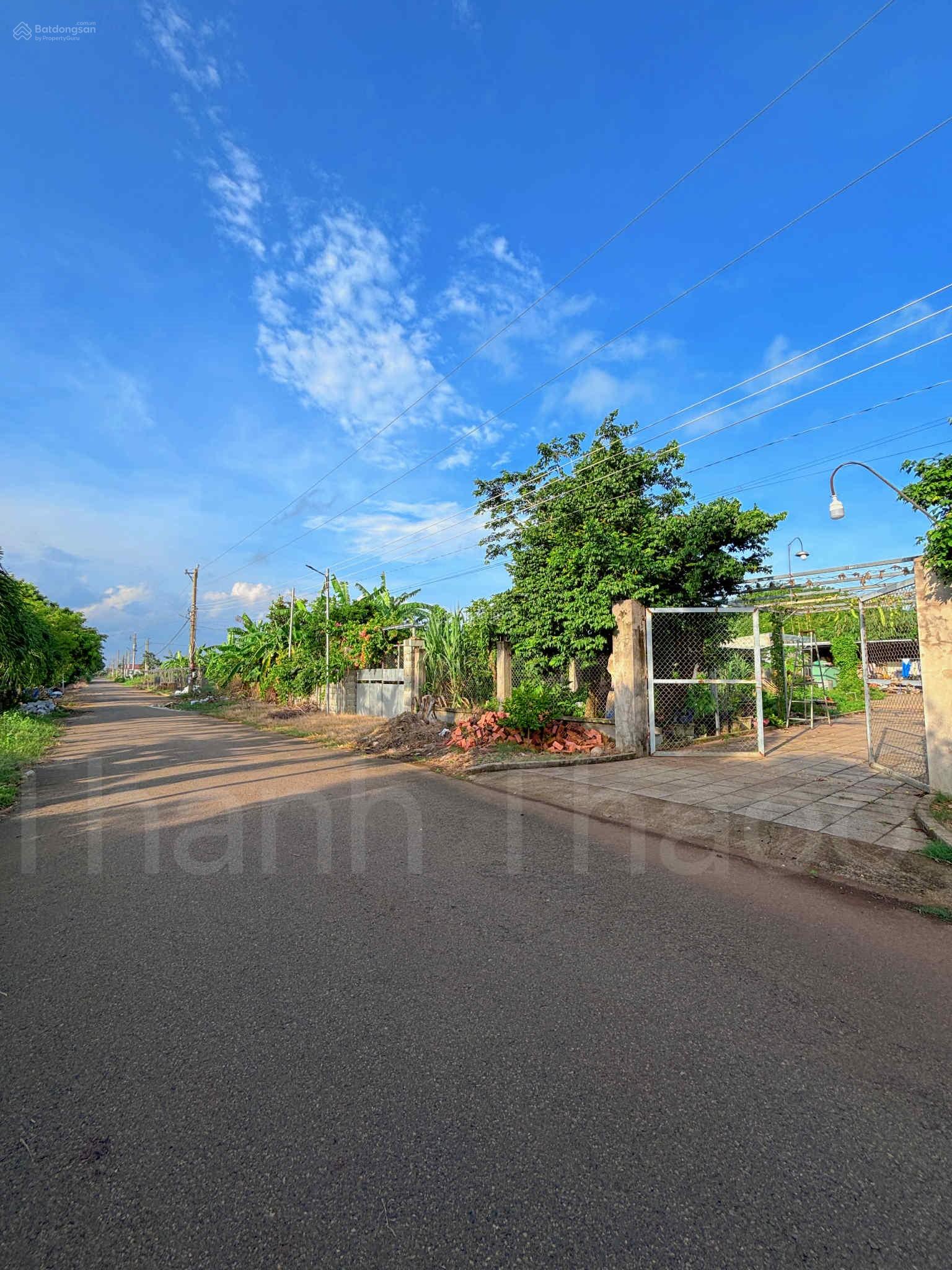 Bán gấp giá tốt đất Hòa Long trung tâm - gần vòng xoay cao tốc