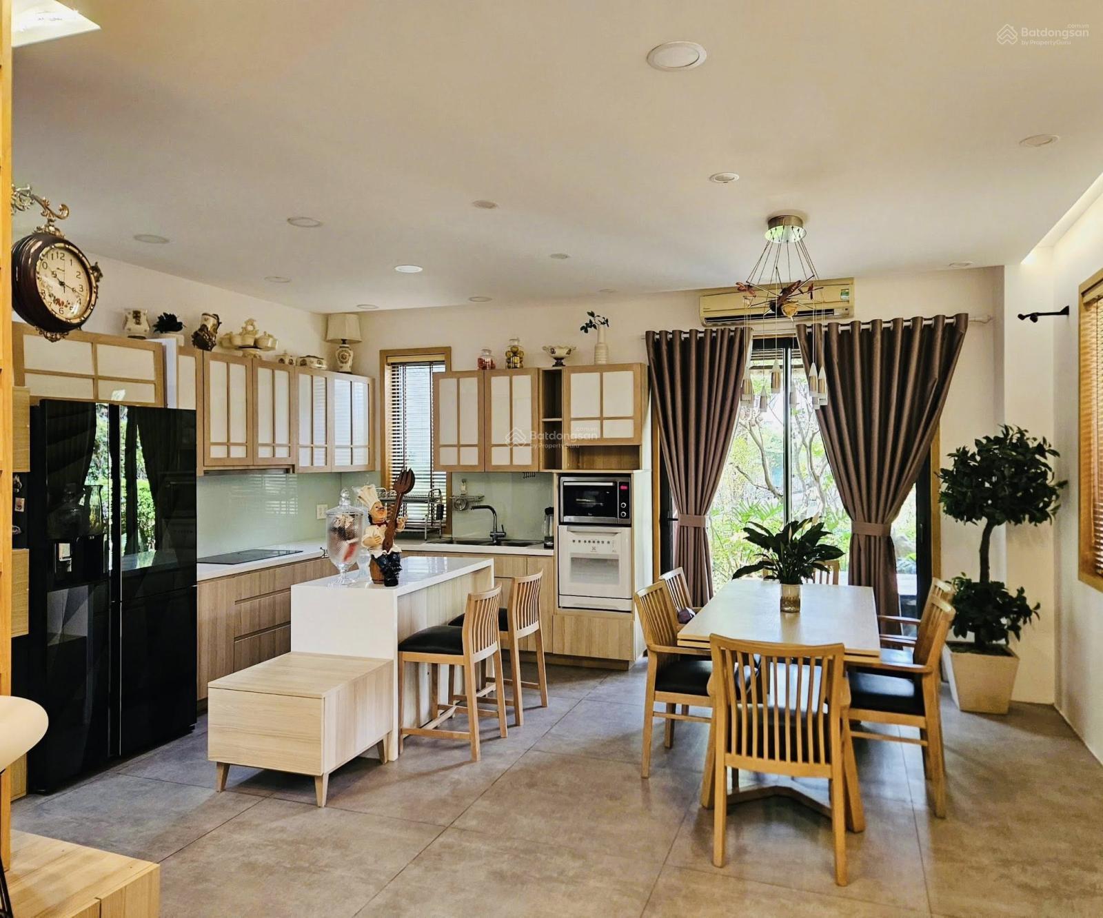 Cho thuê biệt thự Valora Fuji 13mx13m 3PN gần Liên Phường, Đỗ Xuân Hợp. LH 0901 193 ***