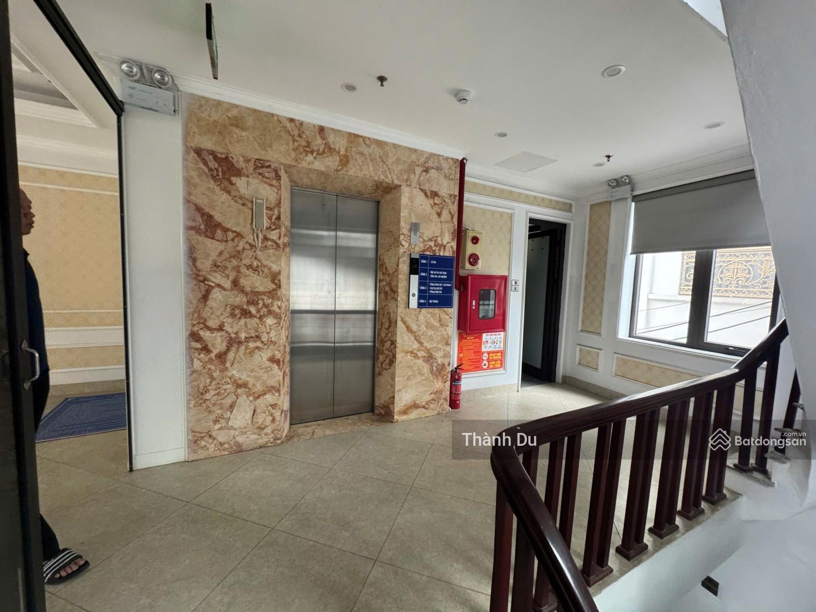 Cho thuê tòa nhà văn phòng 6 tầng thang máy 170m2/ sàn - mặt phố Hồng Tiến - Long Biên Cho thuê tòa nhà văn phòng 6 tầng thang máy 170m2/ sàn - mặt phố Hồng Tiến - Long Biên