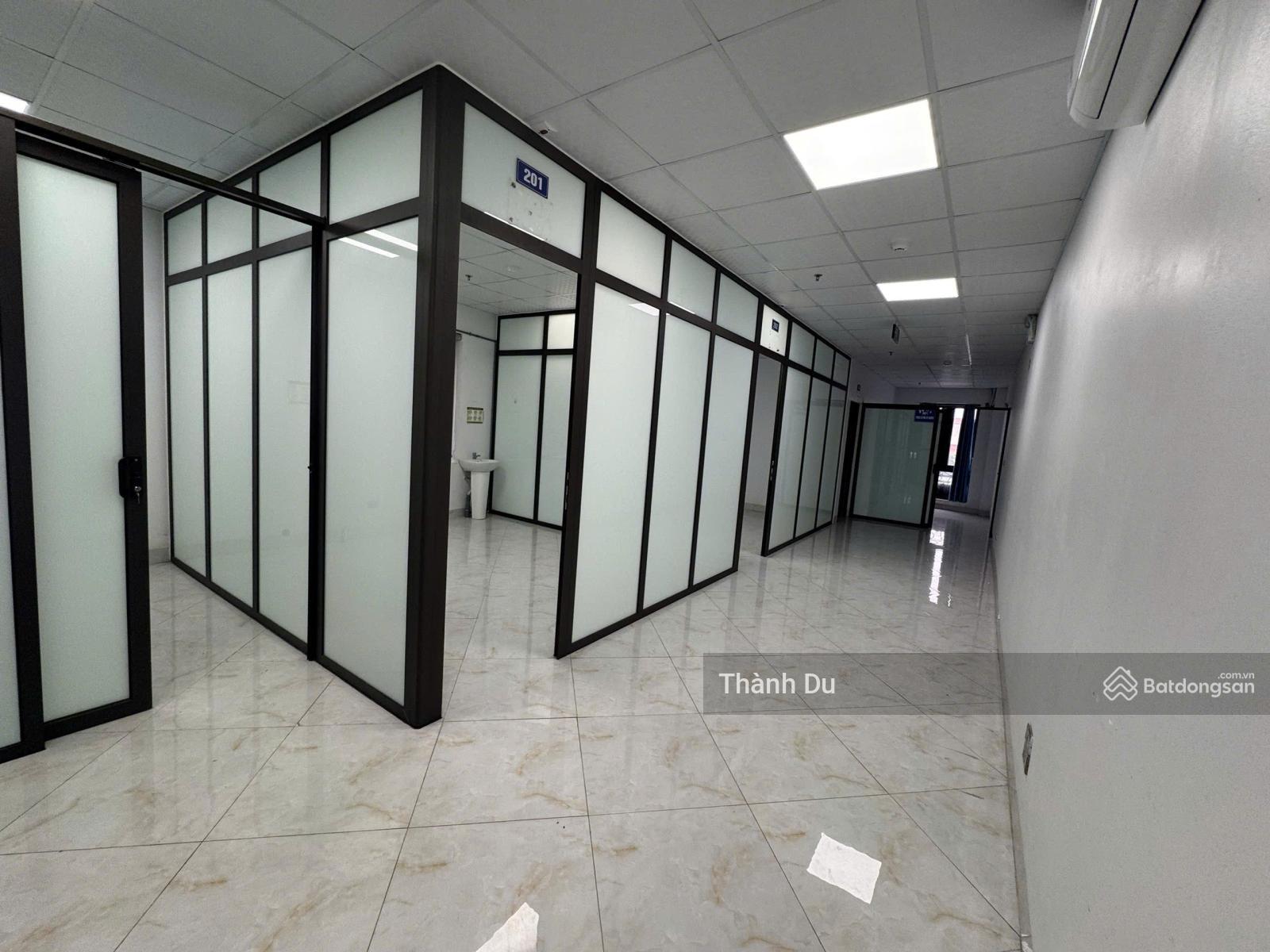 Cho thuê tòa nhà văn phòng 6 tầng thang máy 170m2/ sàn - mặt phố Hồng Tiến - Long Biên Cho thuê tòa nhà văn phòng 6 tầng thang máy 170m2/ sàn - mặt phố Hồng Tiến - Long Biên