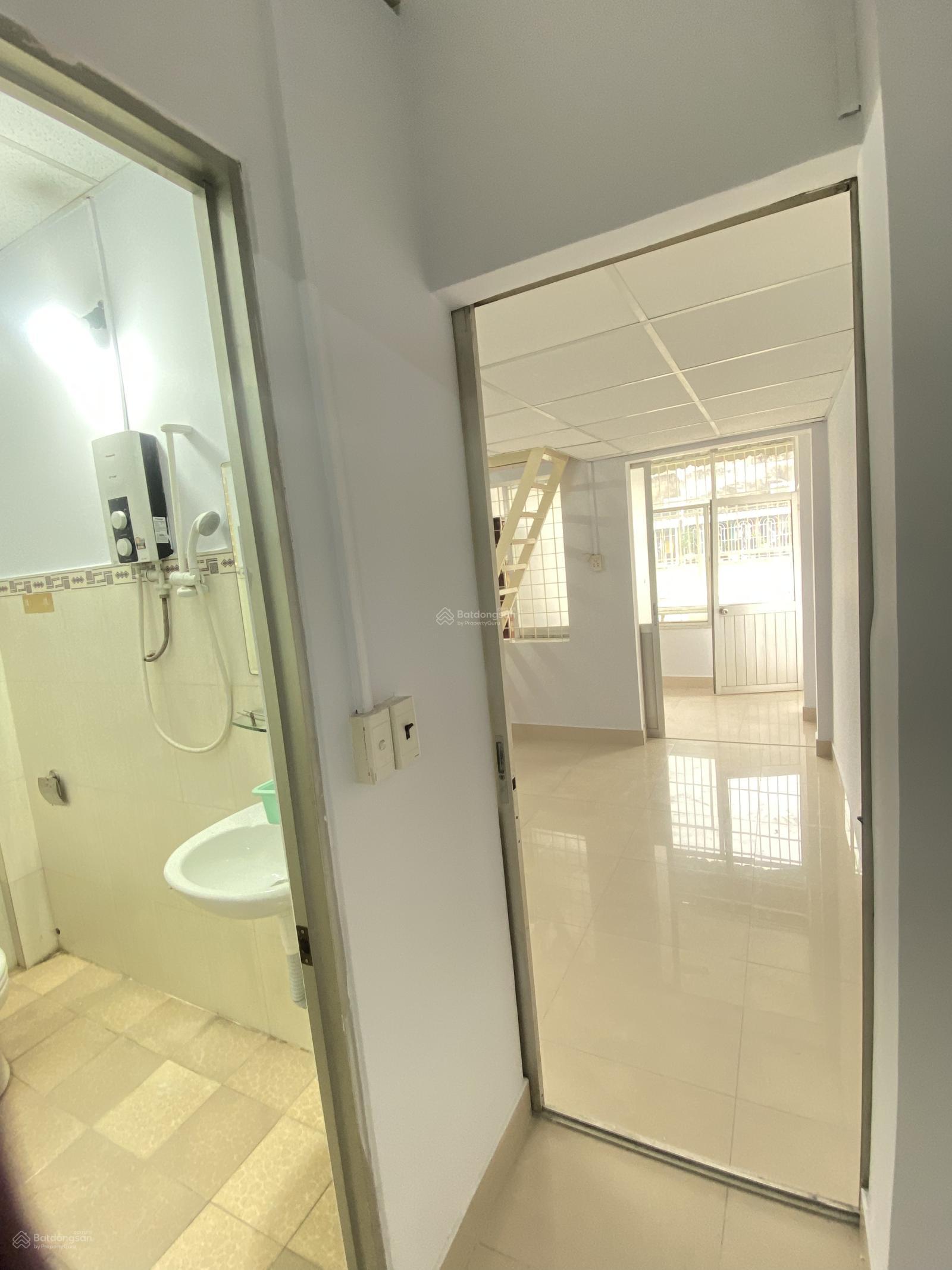 Chính chủ bán chung cư Chu Văn An 80m2, có 3PN, sổ hồng giá 2,95tỷ