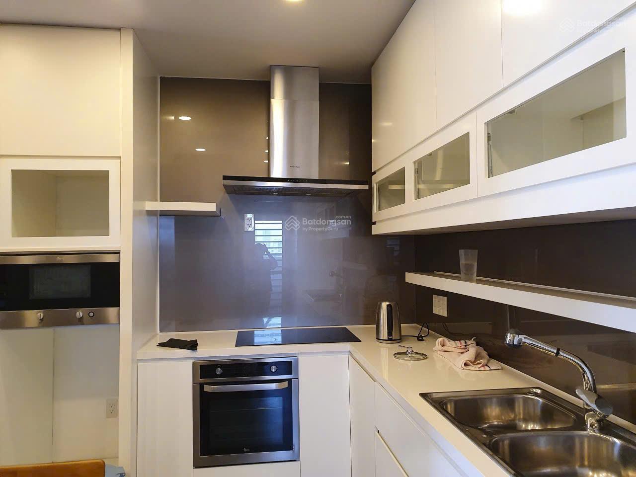 Cần bán căn hộ Star Hill 2 phòng ngủ lớn, 94 m2 full nội thất 9.5 tỷ thương lượng