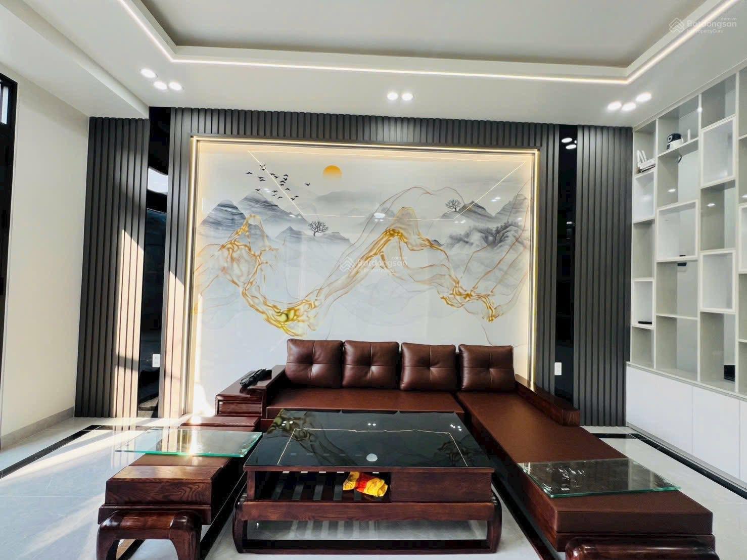 Bán nhà 3 tầng xây độc lập mới tinh tại Cam Lộ Hùng Vương 63m ngang 5m giá chỉ 3,15 tỷ