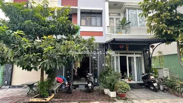 Do chuyển đổi công việc tôi cần bán nhà tại KDC Phú Hồng Thịnh P Đông Hoà tp Hồ Chí Minh .
