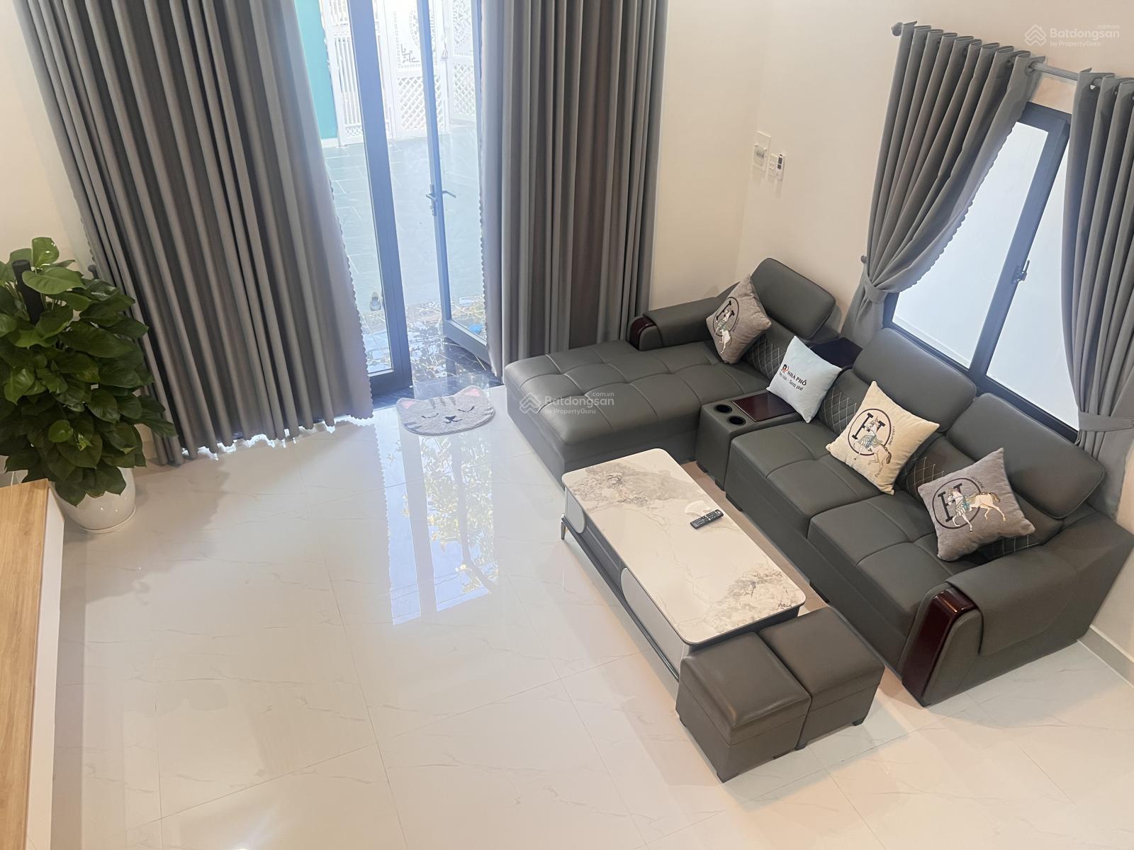 Bán nhà 2 tầng MT Nguyễn Công Hoan thông Tôn Đức Thắng, ngay bên hông bến xe. Nhà kiên cố, sạch đep