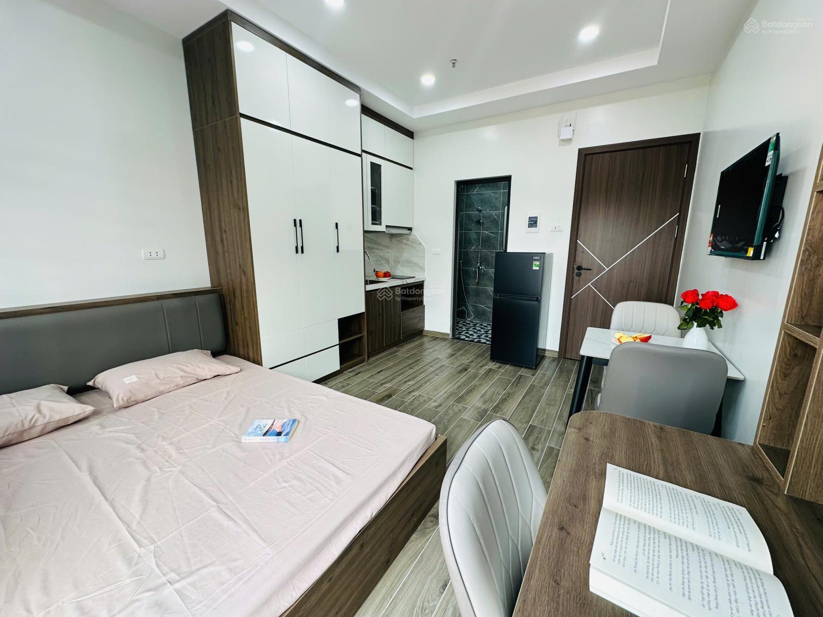 Bán tòa CHDV Thành Thái Cầu Giấy 180m2x7T, dòng tiền 2.5 tỷ/năm