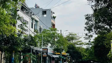 Rất hiếm! Nhà góc 2 tầng thoáng, 105,4m2,10.5 tỷ, xe hơi ngủ trong, đường thông, ngay KDC nam Hòa