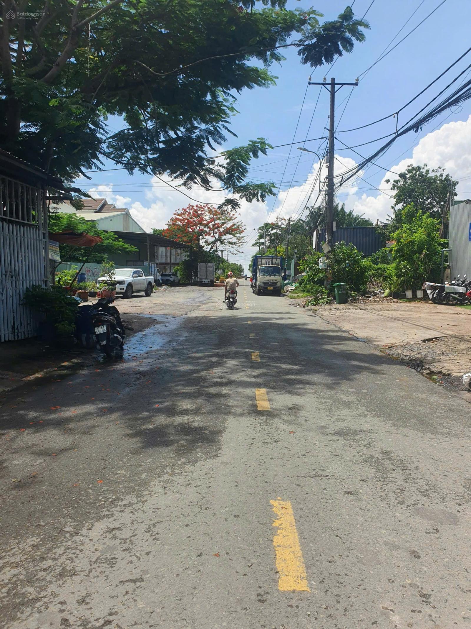 Cho thuê kho 1000m2 MT kế Hoàng Hữu Nam Quận 9