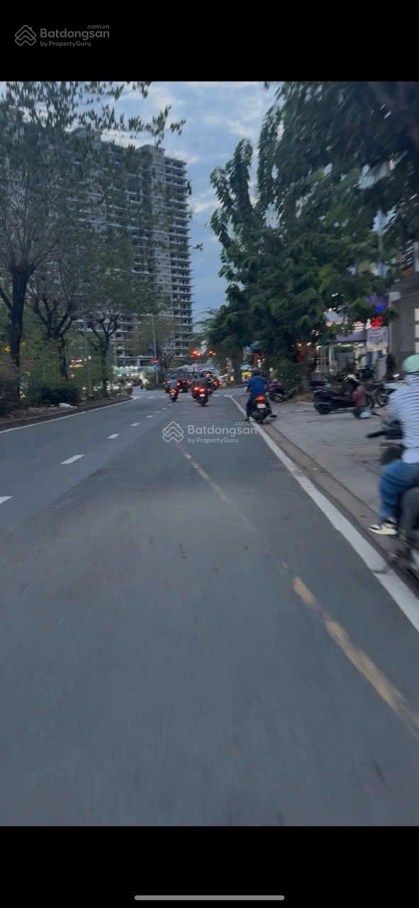 Mặt tiền kinh doanh gần Phú Mỹ Hưng đang có HDT 12 x22 =264m2 LH Vương 0357 313 *** Hàng hiếm