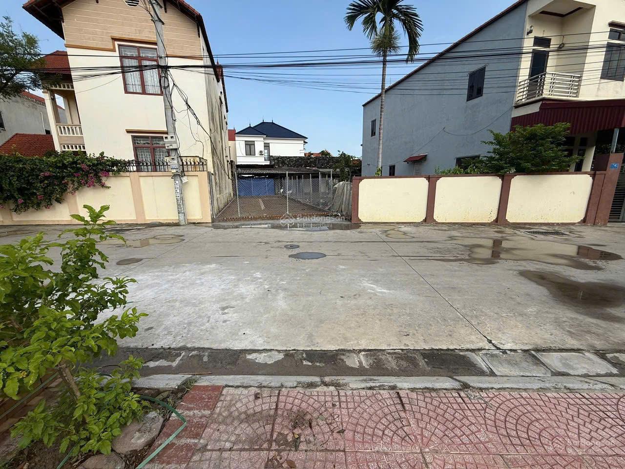 Bán đất trục chính kinh doanh chỉ nhỉnh 5 tỷ tại Võng Ngoại - Võng Xuyên