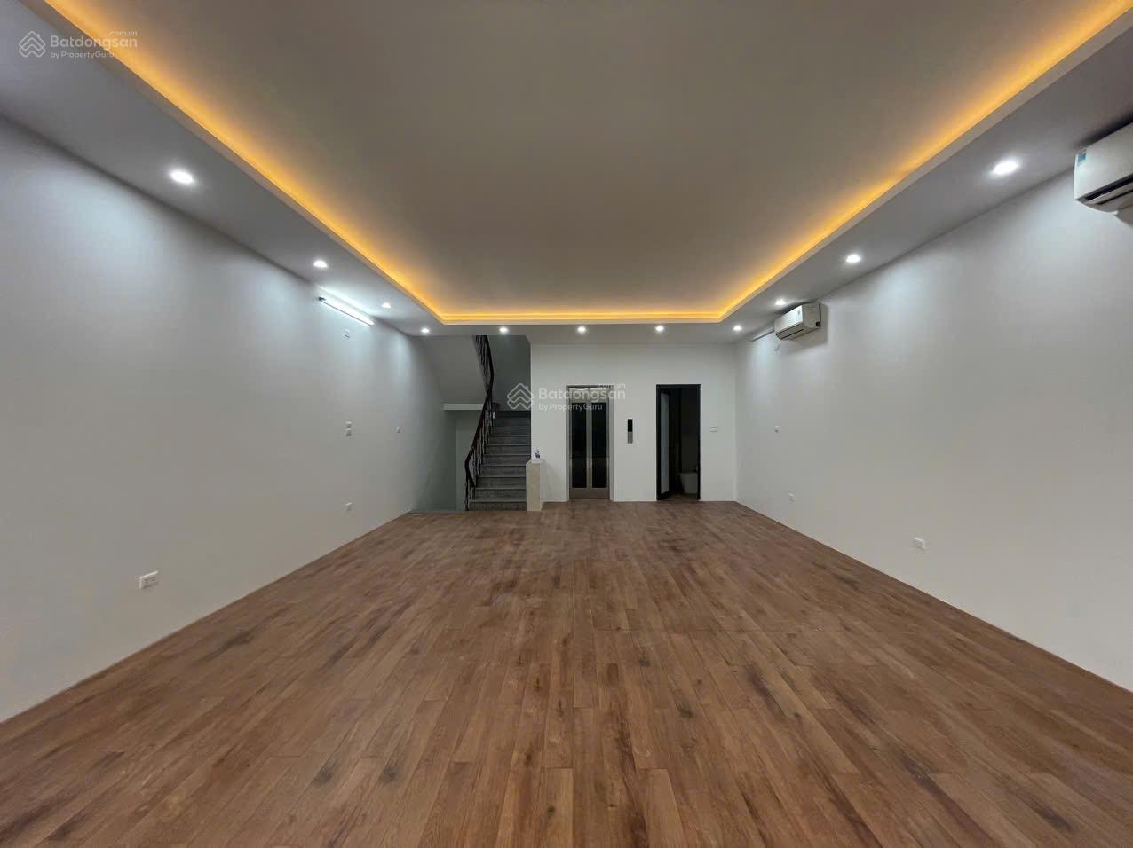 Cho thuê Liền kề 5 tầng đường 52 m tại OCP1 Gia Lâm, 30 triệu