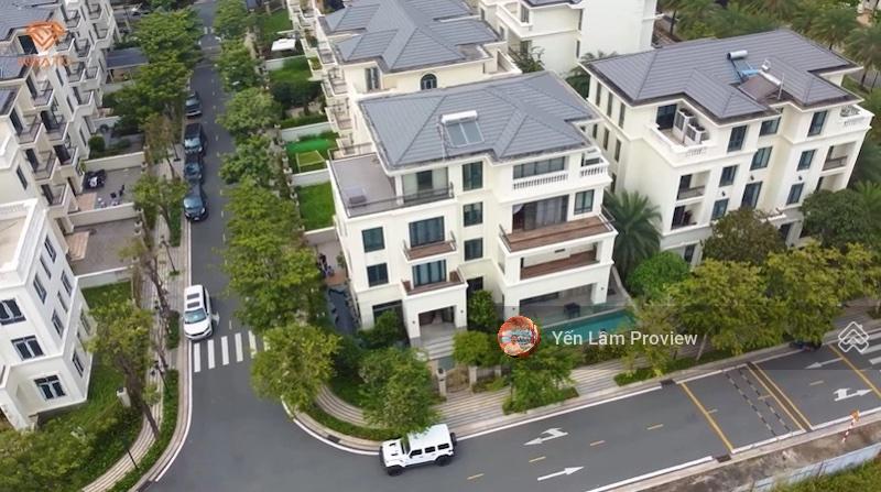 Bán biệt thự Vinhomes Ba Son Quận 1, căn song lập, 225m2, 4 tầng, 300 tỷ