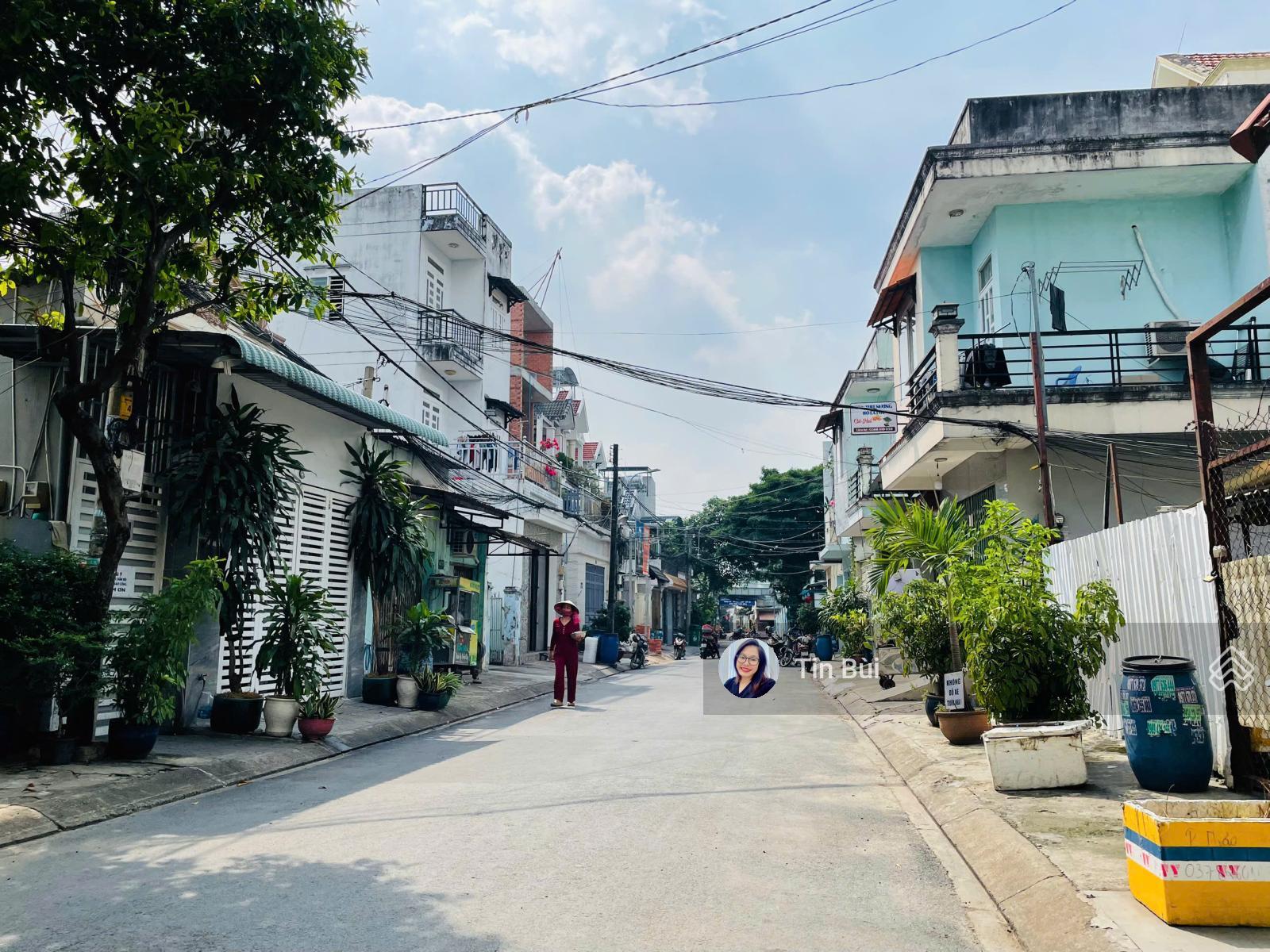 Nhà 3 tấm, 82m2, 9.3 đ, hẻm 8m có lề, xe hơi đỗ cửa sát ĐH Văn Hóa - Đỗ Xuân Hợp. Sẵn dòng tiền Nhà 3 tấm, 82m2, 9.3 đ, hẻm 8m có lề, xe hơi đỗ cửa sát ĐH Văn Hóa - Đỗ Xuân Hợp. Sẵn dòng tiền