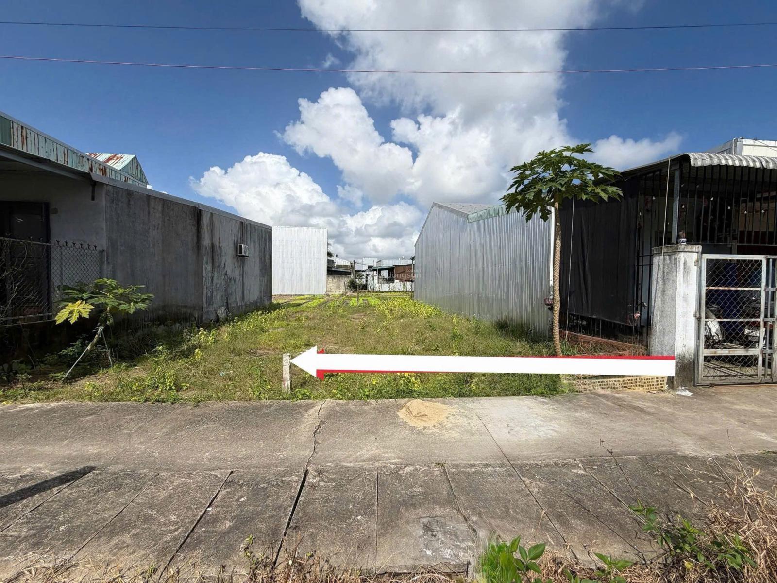 Bán lô bê tông ngay trung tâm-cạnh chợ Điện Nam Trung-Vừa rẻ vừa hỗ trợ vay chỉ có mỗi lô này ạ