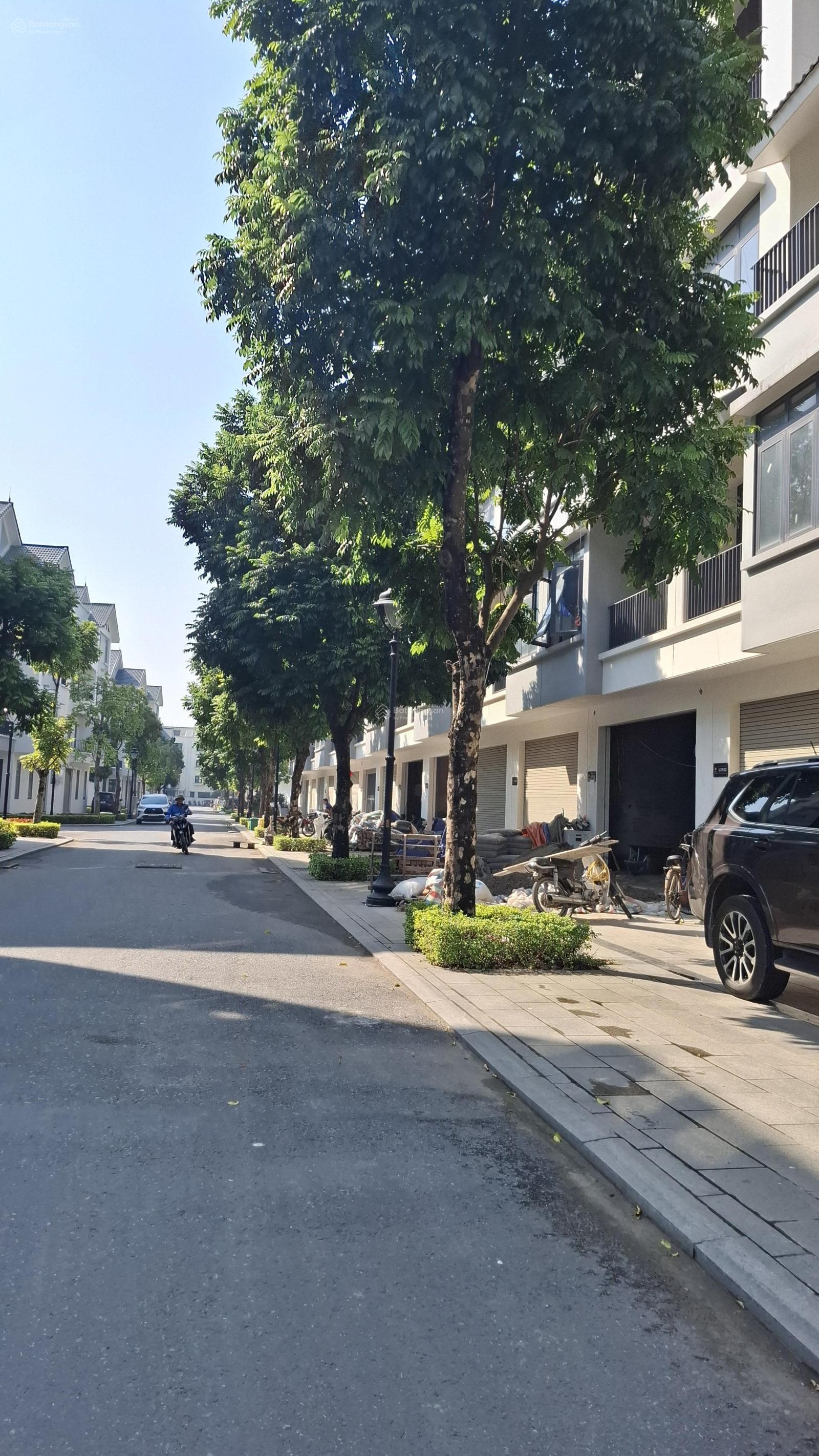 Cần bán LK Hinode, phân khu Đông Dương, DT 100m2, gần hồ, giá 16,5 tỷ