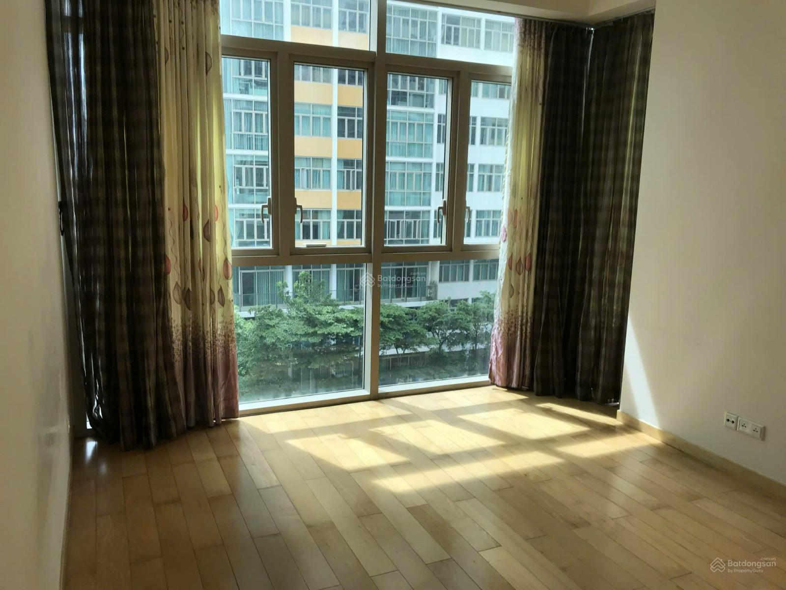 Chủ cần bán 3 phòng ngủ The Vista An Phú view hồ bơi, vị trí rất đẹp, view thoáng, sổ hồng sẵn