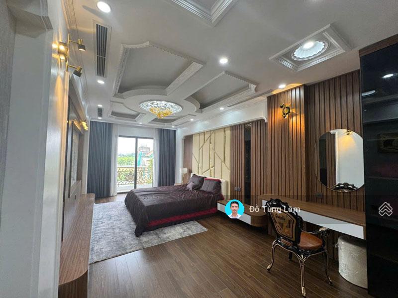 Cần bán 65m2 nhà 8 tầng, thang máy, mặt phố Tân Thụy, Việt Hưng. Thông sàn, gara 2 ô tô