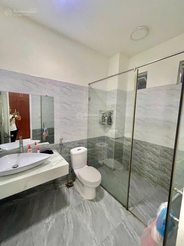 Nhà 4 tầng 120m2 đường Phạm Thế Hiển, P7, Q8