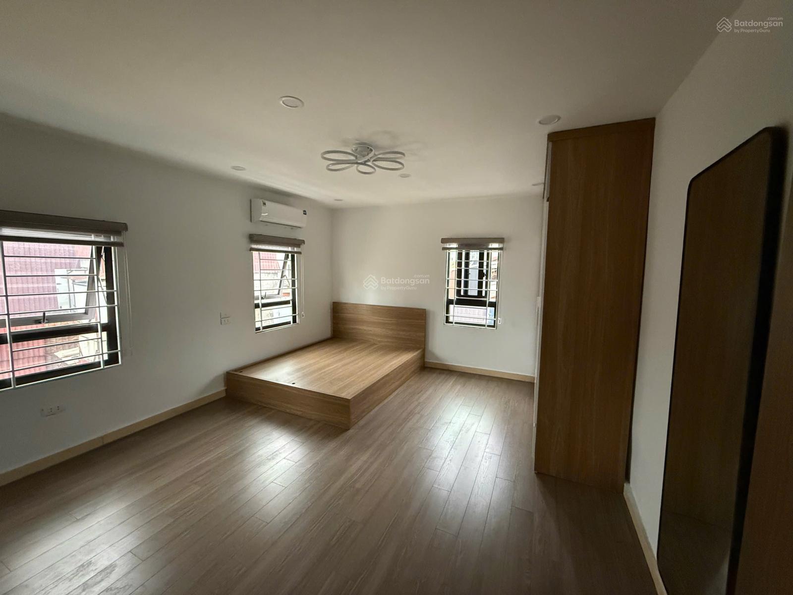 Bán nhà mặt ngõ phố thợ nhuộm sổ đỏ chính chủ 35m2 x 5 T Thang máy , 14,8 tỷ