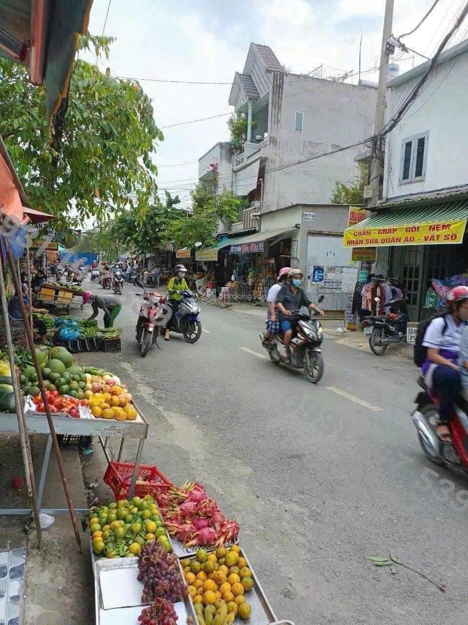Bán Gấp Về Bắc 950tr Dãy Trọ 8 phòng thu nhập 15tr Ngay Chợ Hưng Long- SỔ HỒNG RIÊNG