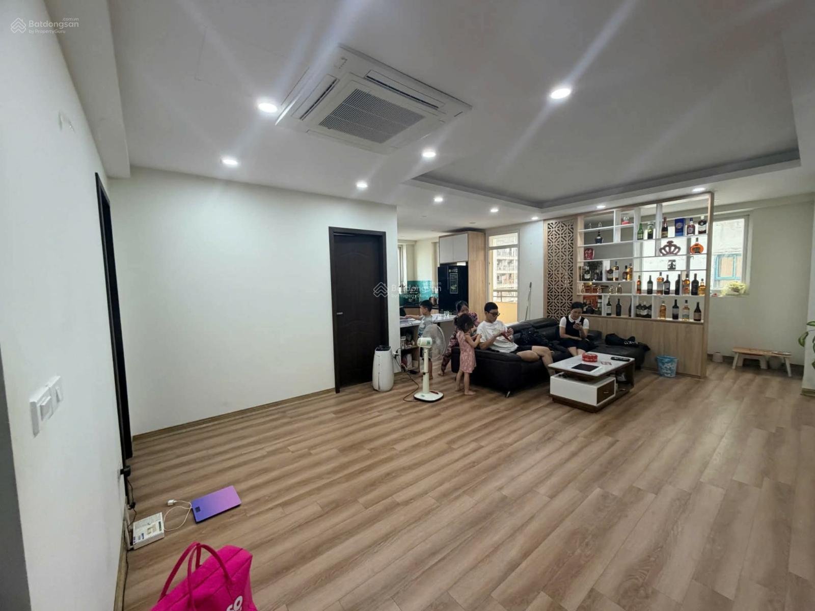 Giá Đầu Tư! Bán CC 3N 122m2 căn góc 3 thoáng - tại 151A Nguyễn Đức Cảnh - HM - full đồ