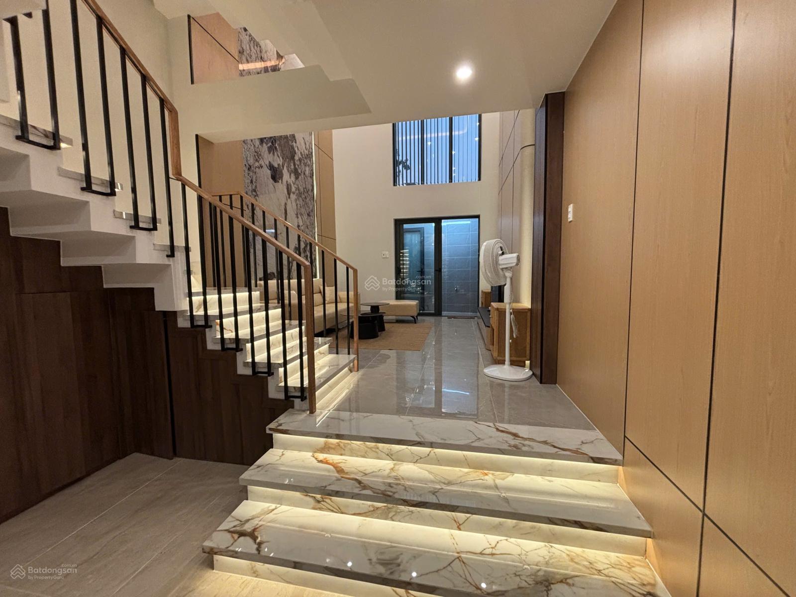 Nhà phố trệt lửng 2 lầu sân thượng (4x17)m ngay Hà Huy Giáp, Thạnh Lộc, Q12