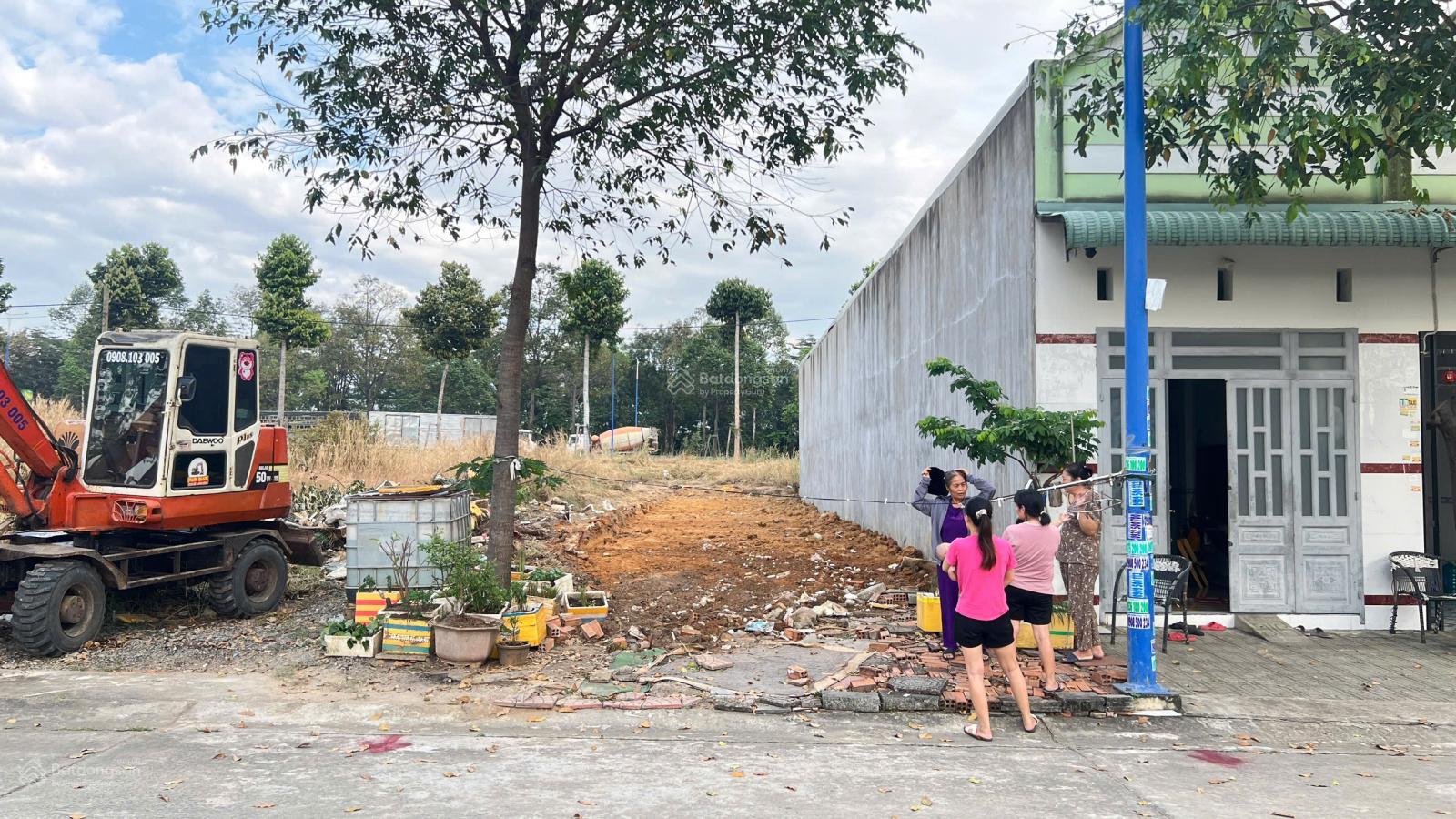 Tôi cần bán lô K14 150m2 đường DK12, thổ cư 100%, ngay khu đô thị Mỹ Phước 3, TP. Hồ Chí Minh