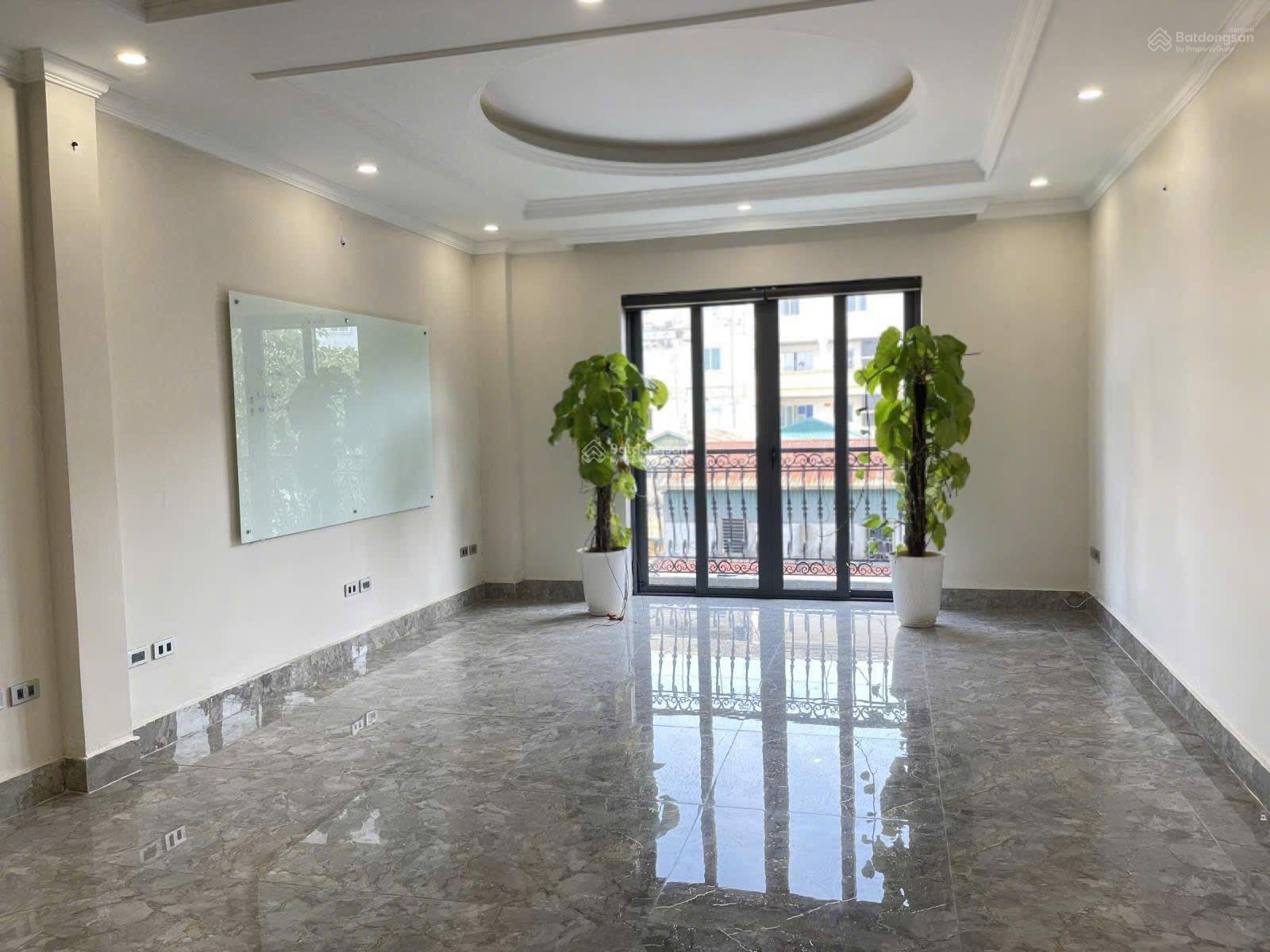 Cho thuê nhà Láng Hạ- Đống Đa: 60m² x 5 tầng, thông sàn, thang cuối lô góc thoáng,ô tô đỗ. Giá 21tr