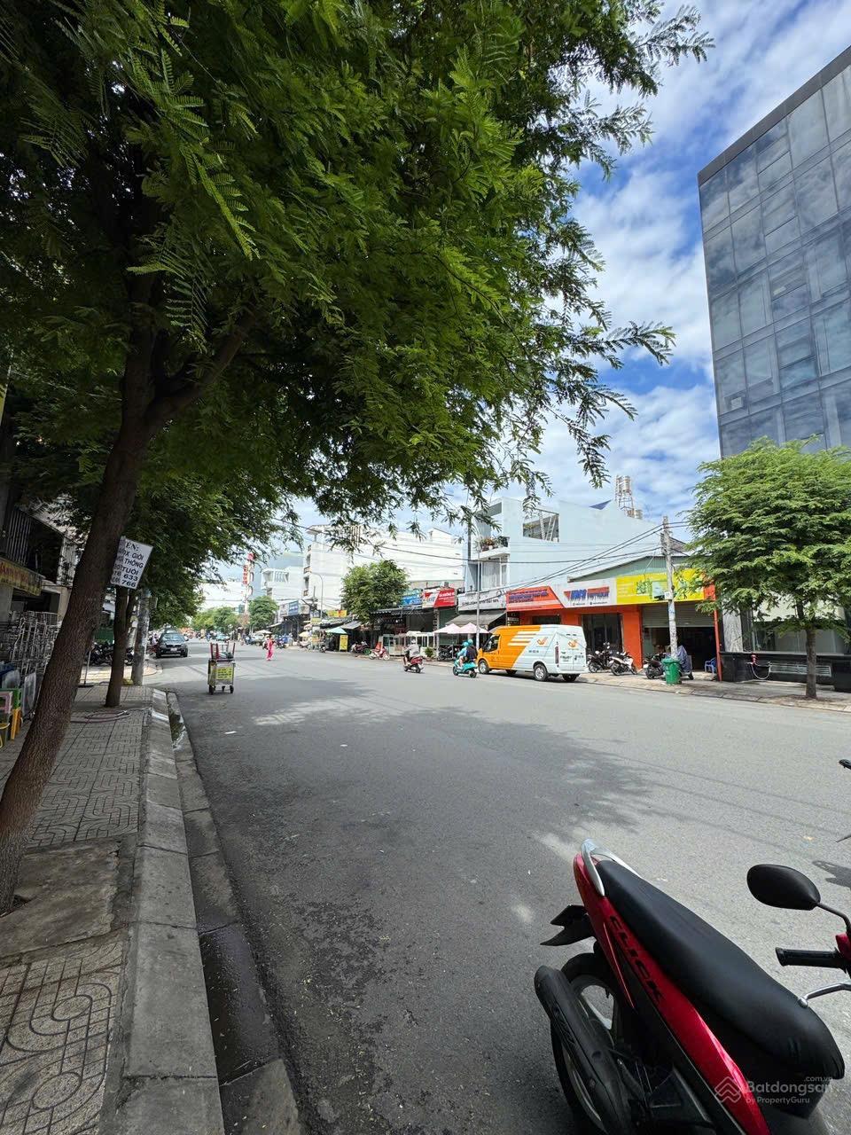 NHÀ CẤP 4 CĂN GÓC 2MT ĐƯỜNG 25M+LỀ PHẠM VĂN BẠCH,P15,TB.