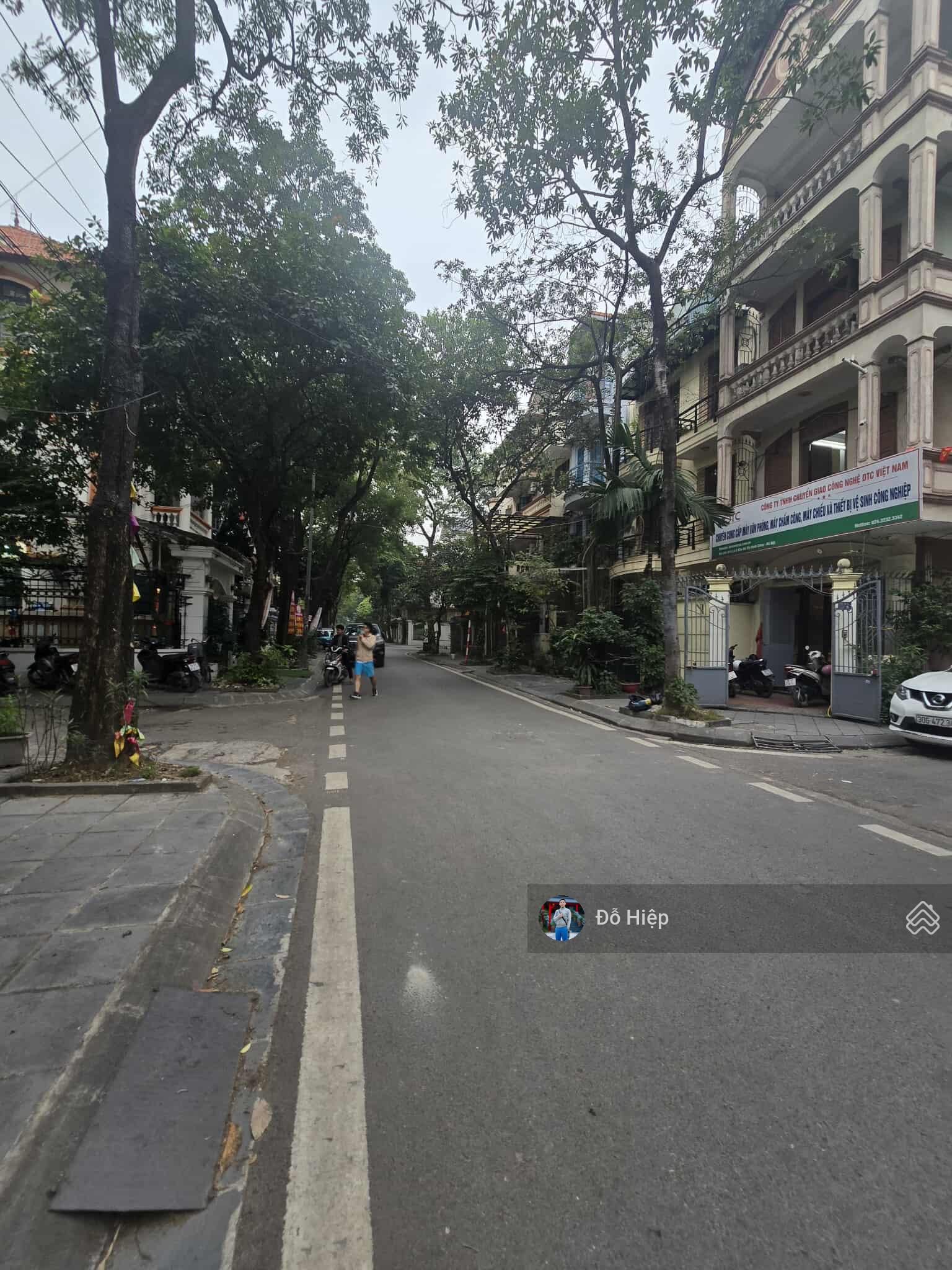 Bán gấp nhà KĐT Định Công - Lô Góc  ô tô tránh, sổ đỏ vuông đẹp