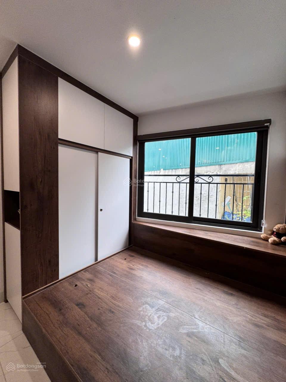 Cho thuê Studio mới tinh tại đường Cầu Giấy, Full nội thất máy giặt Riêng, Ô tô đỗ cách 50m