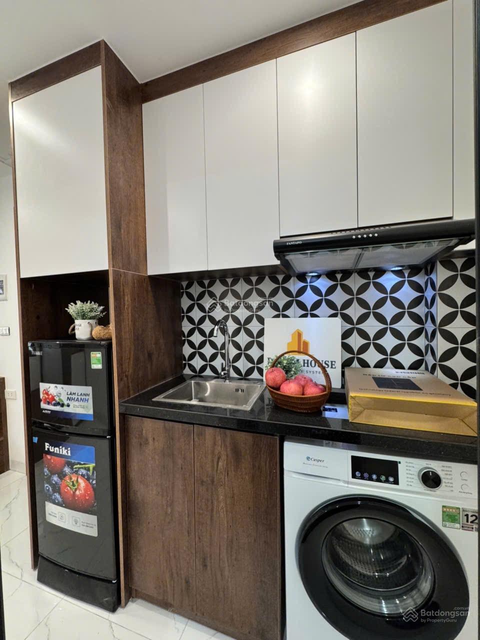 Cho thuê Studio mới tinh tại đường Cầu Giấy, Full nội thất máy giặt Riêng, Ô tô đỗ cách 50m