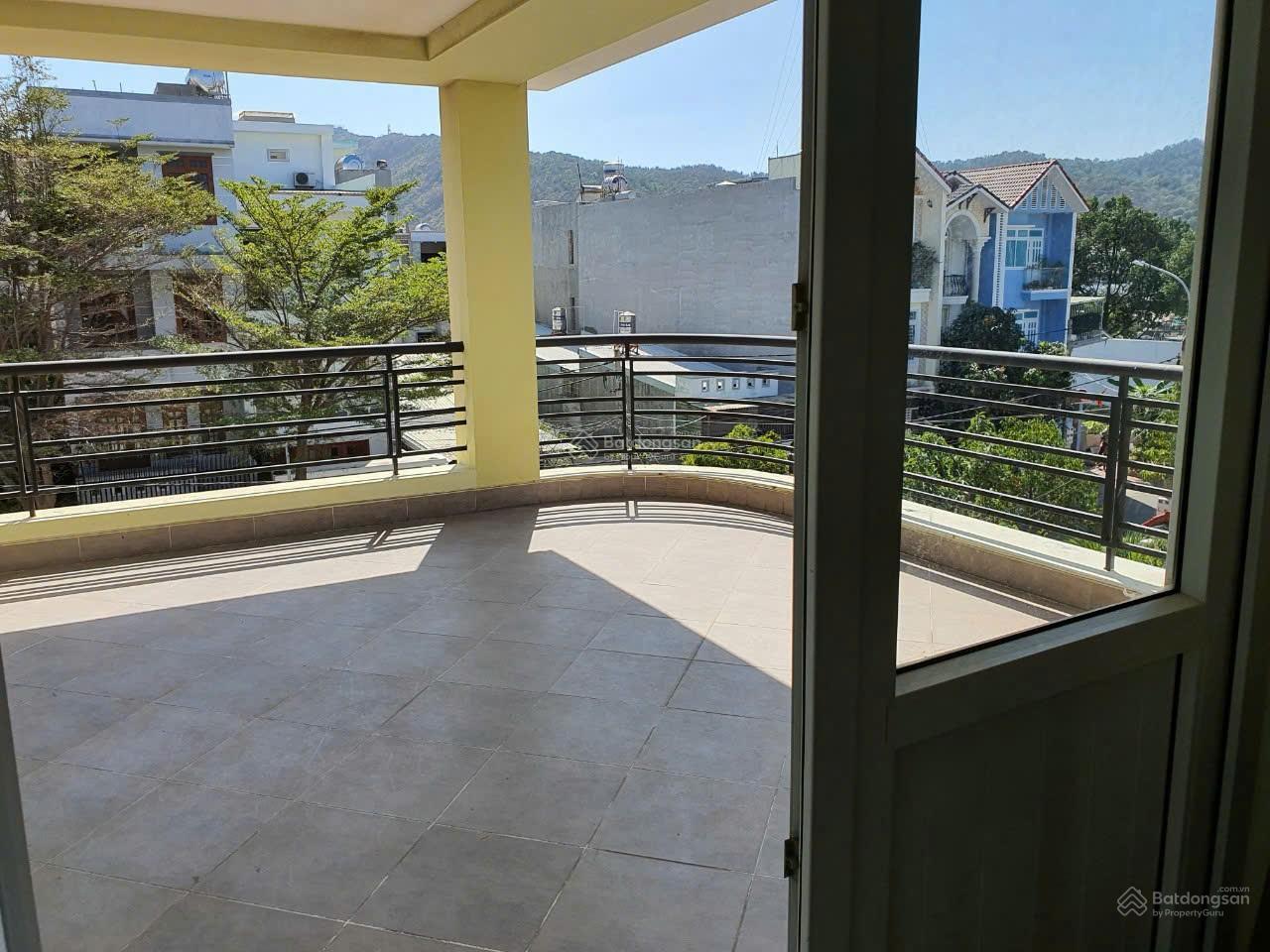 Biệt thự căn góc Sao Mai Bến Đình 10m x 23m