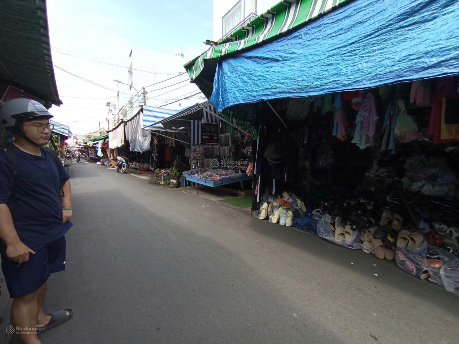 Chính chủ cần ra nhanh lô đất 2 mặt tiền chợ Việt Kiều đang kinh doanh, có dòng tiền ổn định