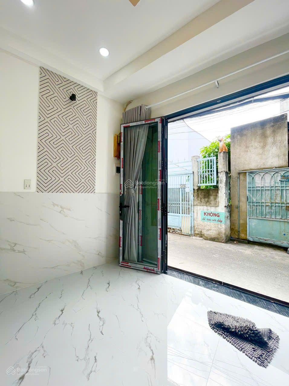 Nhà mới đẹp hẻm thẳng 3,5m cao ráo sạch sẽ Nhà mới đẹp hẻm thẳng 3,5m cao ráo sạch sẽ