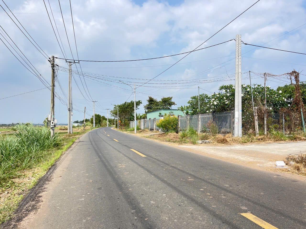 CÒN MỘT LÔ DUY NHẤT MẶT TIỀN ĐƯỜNG LÊ THÁNH TÔNG ĐẤT ĐỎ TPHCM MỘT LÔ ĐẤT VIEW RUỘNG CHO QUÝ ANH