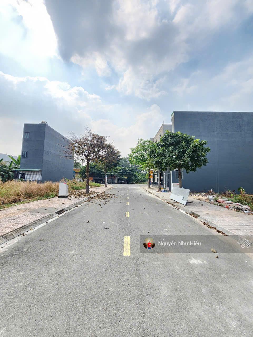 Bán nhà 1 trệt 2 lầu gần vòng xoay An Phú, P. An Phú, TP. Thuận An