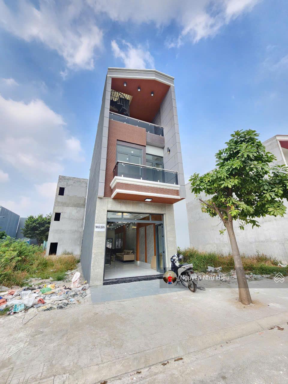 Bán nhà 1 trệt 2 lầu gần vòng xoay An Phú, P. An Phú, TP. Thuận An