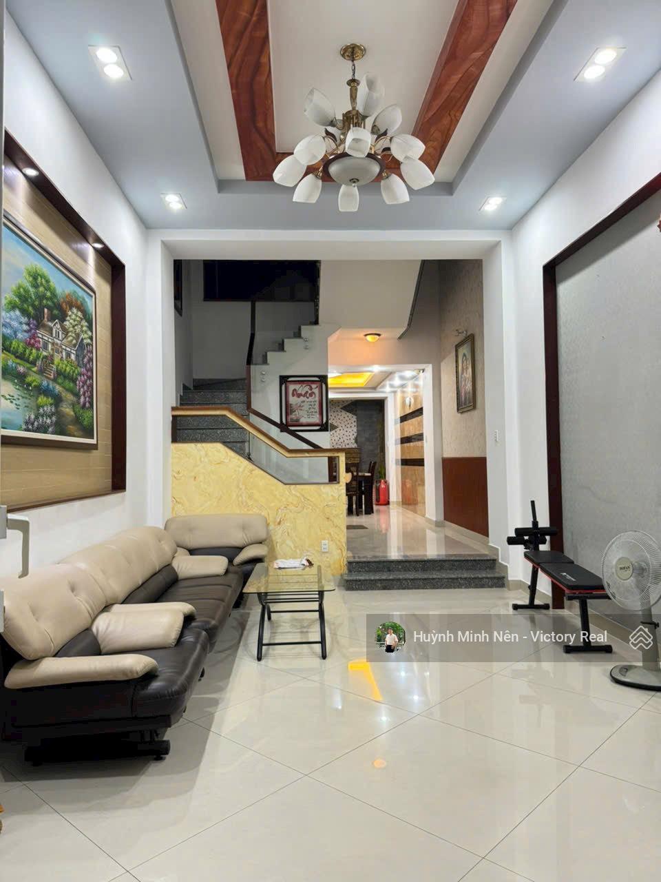 Siêu Hot ! Bán nhà HXH Phan Sào Nam- Đồng Đen ( CN : 63m2 ) 3 Tầng mà giá chỉ 8 tỷ TL !