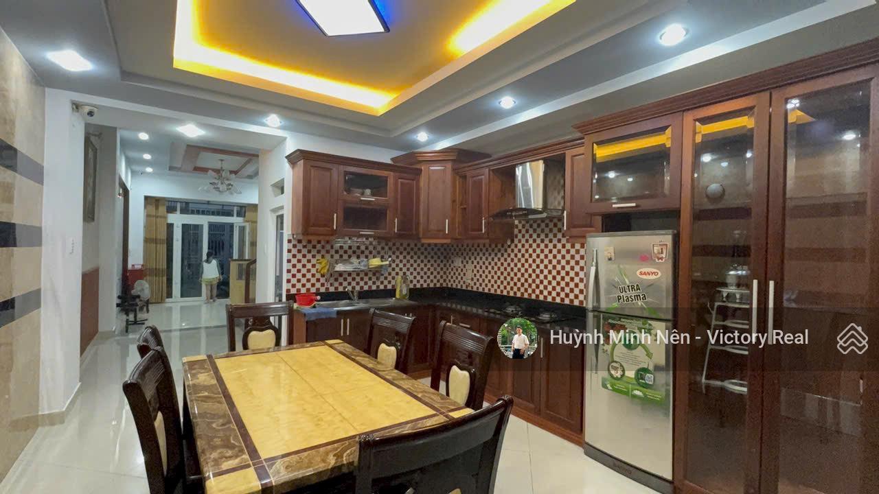 Siêu Hot ! Bán nhà HXH Phan Sào Nam- Đồng Đen ( CN : 63m2 ) 3 Tầng mà giá chỉ 8 tỷ TL !