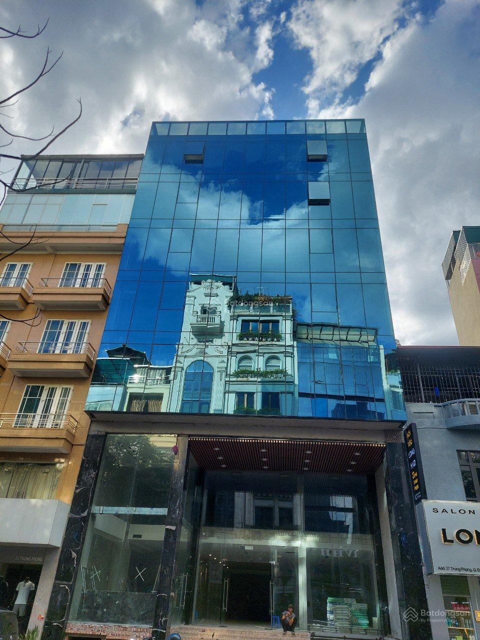 Cho thuê mặt phố XÃ ĐÀN. DT : 200 M * 5 Tầng + 1 Hầm .MT : 10 M . Thông sàn , PCCC đạt chuẩn