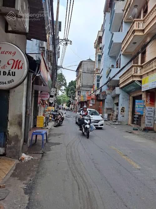 Cực rẻ - bán nhà mặt phố khu Hoàng Quốc Việt 85m2 giá 24,5 tỷ - nhà lô góc - kinh doanh